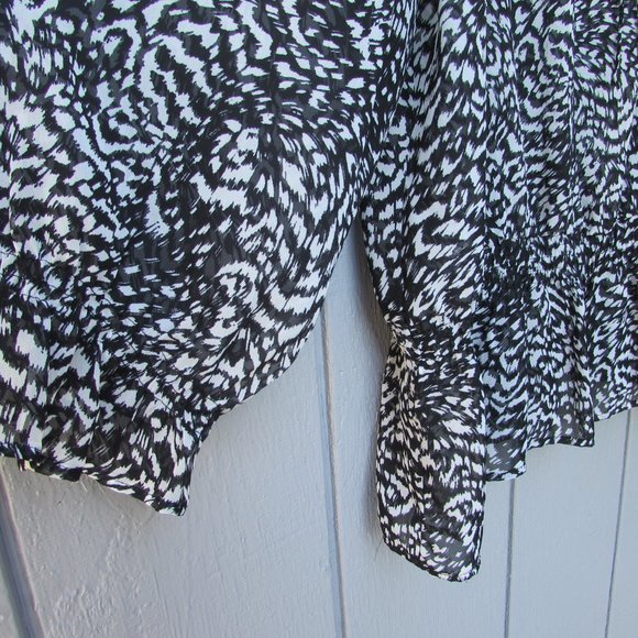 New York City Design Co. Garterized Blouse! NICE! - Picture 4 of 7